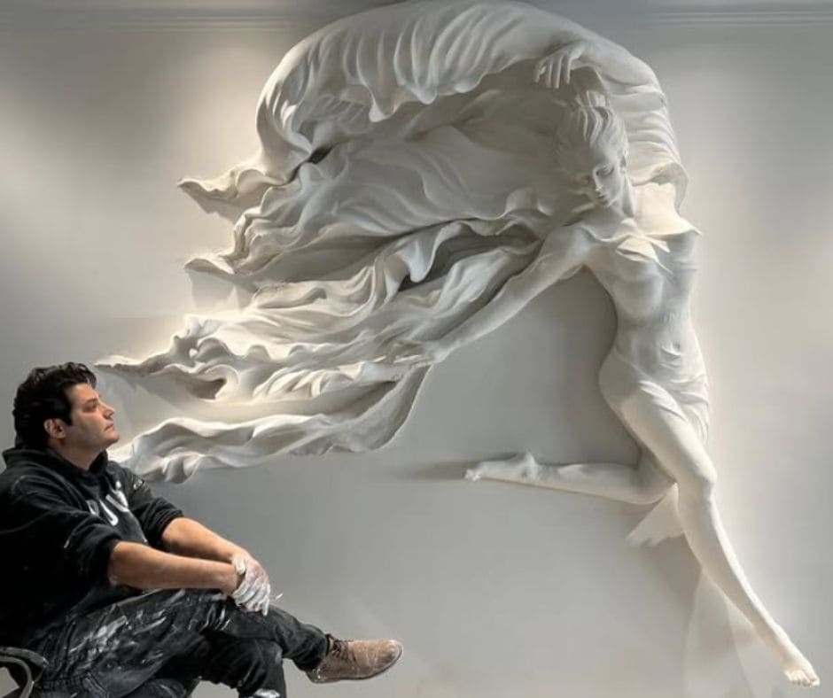 Obra de yeso en relieve de Hossein Behzadi